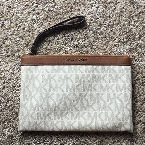 Michael Kors Wristlet